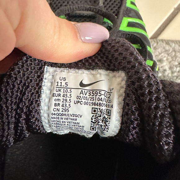 EUC Nike Men’s Shox TL Black/Green Sneakers - Size 11.5 - Picture 10 of 10